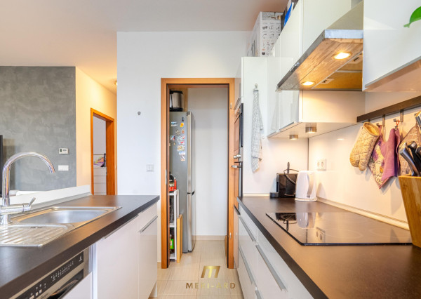 Moderný 3-izbový byt s balkónom, parkovaním a nízkymi nákladmi