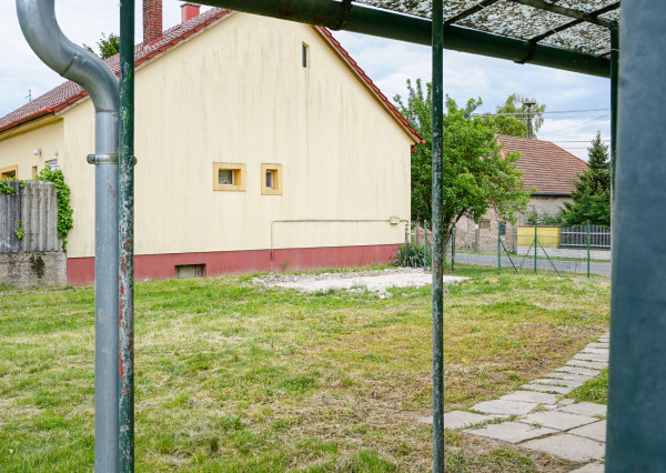 3-izbový rodinný dom s veľkým pozemkom v Starej Rajke, pri Bratislave