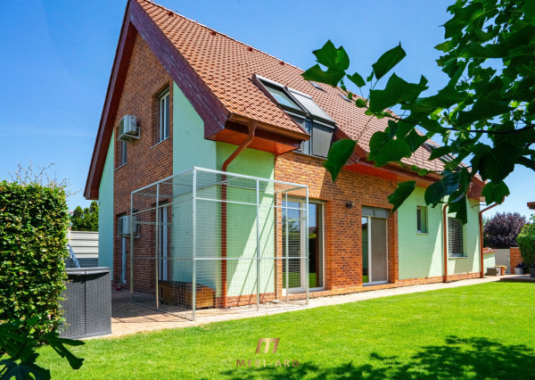 Prémiový 5-izbový dom s krásnou záhradou v Rajke len pár minút od Bratislavy