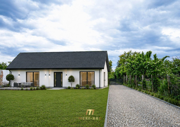 Stavebný pozemok v starej Rajke – 800 m² s inžinierskymi sieťami a vstupom z dvoch strán