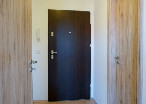 Kompletne zariadený 1,5-izbový byt s balkónom a parkovacím miestom – Rajka