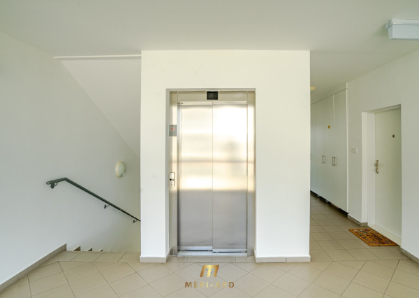 2-izbový byt na predaj, Rajka – kompletné zariadenie, parkovanie, balkón, klimatizácia