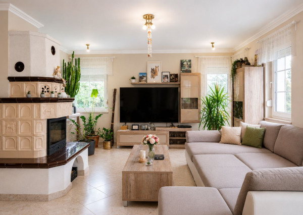 Veľký rodinný dom s kanceláriou pri Dunaji | 435 m²| pozemok 1 909 m² | Dunakiliti