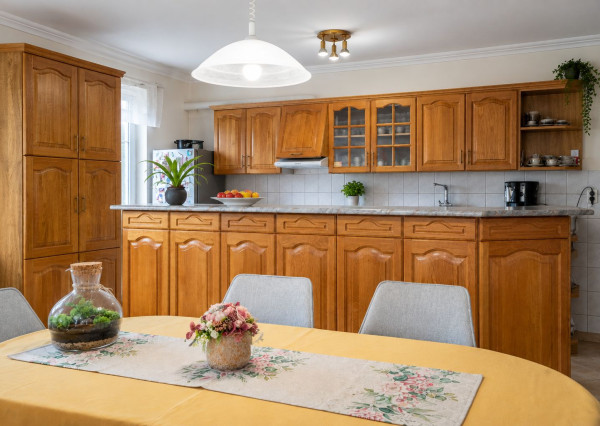 Veľký rodinný dom s kanceláriou pri Dunaji | 435 m²| pozemok 1 909 m² | Dunakiliti