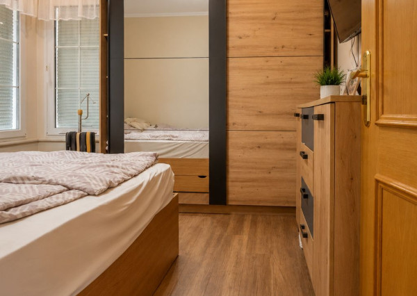 Veľký rodinný dom s kanceláriou pri Dunaji | 435 m²| pozemok 1 909 m² | Dunakiliti