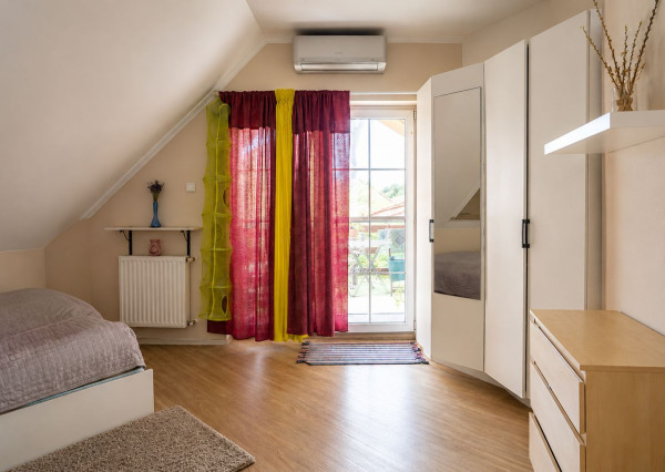 Veľký rodinný dom s kanceláriou pri Dunaji | 435 m²| pozemok 1 909 m² | Dunakiliti