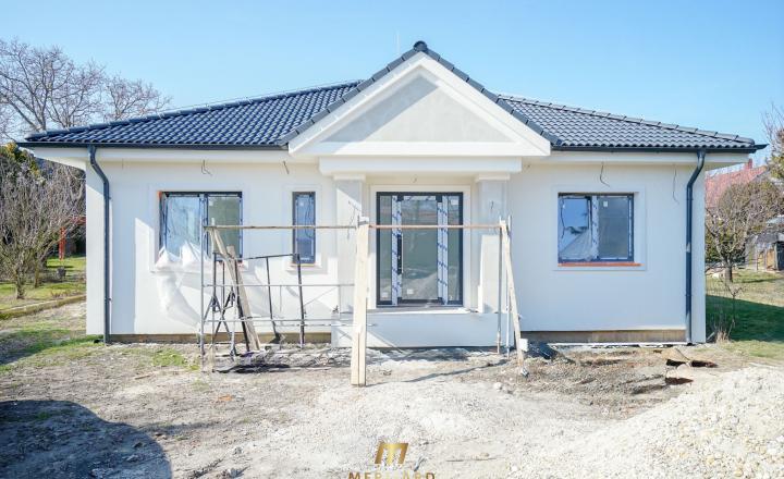 Nadštandardná 4-izbová novostavba v starej časti Rajky – súkromie a komfort len pár minút od Bratislavy - fotografia 5
