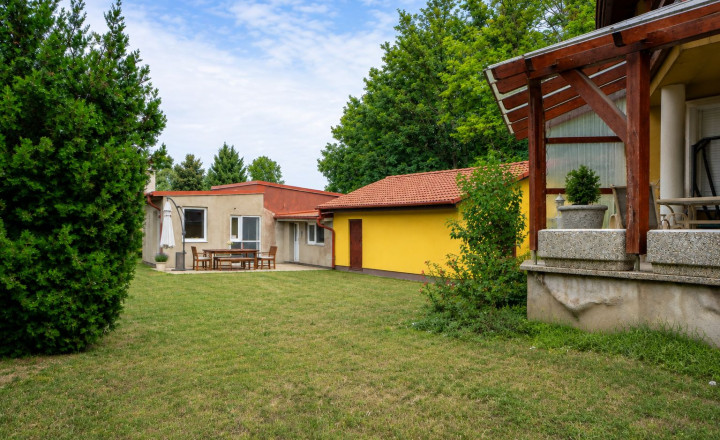 Veľký rodinný dom s kanceláriou pri Dunaji | 435 m²| pozemok 1 909 m² | Dunakiliti - fotografia 8