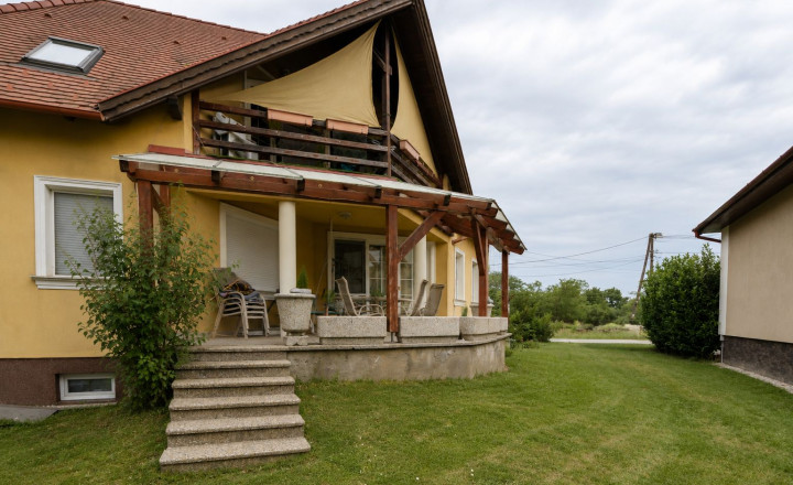 Veľký rodinný dom s kanceláriou pri Dunaji | 435 m²| pozemok 1 909 m² | Dunakiliti - fotografia 6