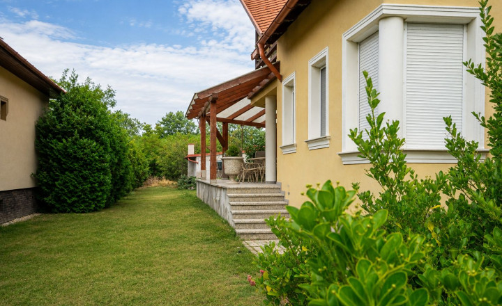 Veľký rodinný dom s kanceláriou pri Dunaji | 435 m²| pozemok 1 909 m² | Dunakiliti - fotografia 7