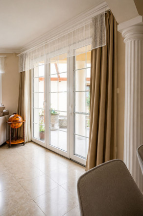 Veľký rodinný dom s kanceláriou pri Dunaji | 435 m²| pozemok 1 909 m² | Dunakiliti - fotografia 12