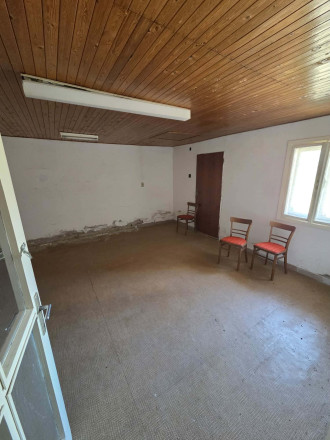 3-izbový rodinný dom na rekonštrukciu | Veľký rohový pozemok 739 m² | Dunakiliti pri Rajke - fotografia 13
