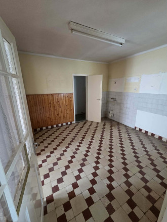 3-izbový rodinný dom na rekonštrukciu | Veľký rohový pozemok 739 m² | Dunakiliti pri Rajke - fotografia 14