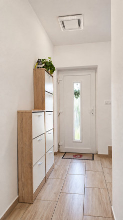 Moderný 5-izbový rodinný dom | 2 bioklimatické pergoly | Tepelné čerpadlo | Garáž | Levél pri Rajke - fotografia 8