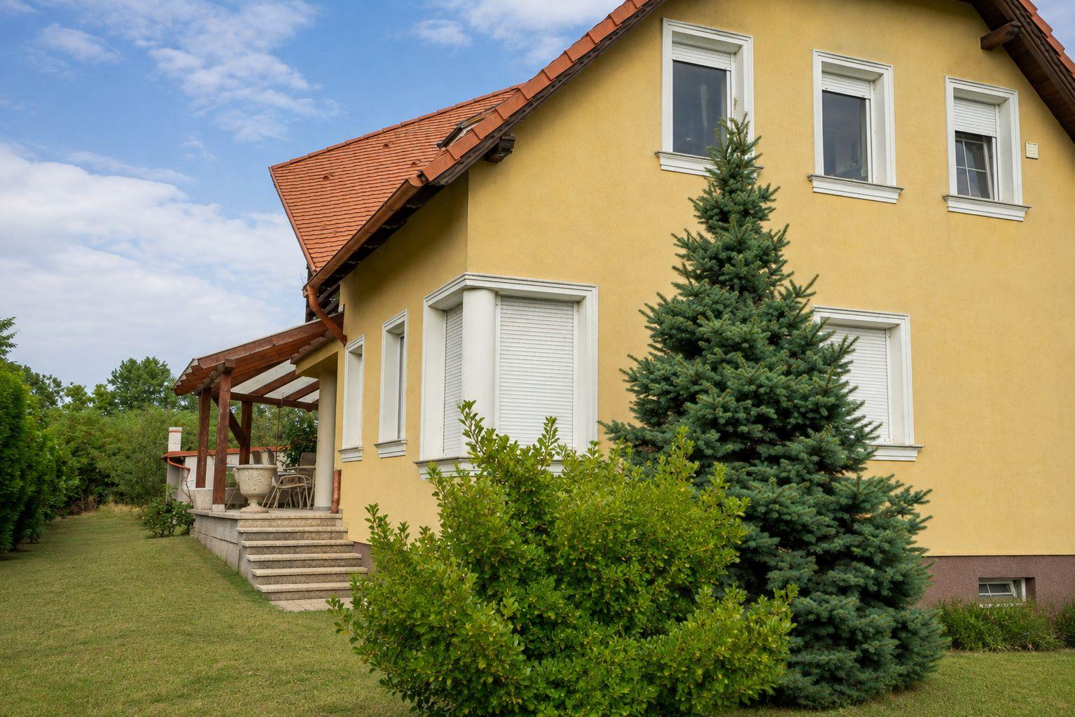 Veľký rodinný dom s kanceláriou pri Dunaji | 435 m²| pozemok 1 909 m² | Dunakiliti